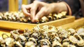 Harga Emas di Pegadaian Hari Ini 25 April Turun Lagi
