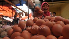 Harga Telur Melambung, Pelanggan Sempat Terkejut