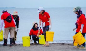 Bersih-Bersih Pesisir Pantai - JPNN.com