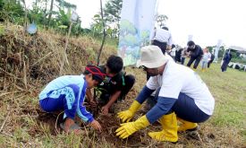 Penanaman 100 Pohon untuk Sejuta Harapan - JPNN.com