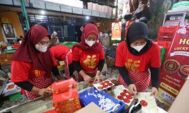 Mengintip Produksi Kue Keranjang Hoki - JPNN.com