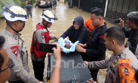 Banjir Rendam Perumahan Vila Nusa Indah 3 - JPNN.com