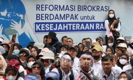 PPPK Berunjuk Rasa di Depan Kantor Kemenpan RB - JPNN.com