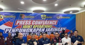 Konferensi pers joint operation Bea Cukai dan Polri di Kantor Pos Pasar Baru, Jakarta, Rabu (8/5/2024). ANTARA/Imamatul Silfia - JPNN.com