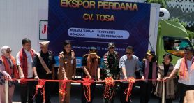 Acara pelepasan ekspor perdana yang menjadi rangkaian kegiatan Atambua International Expo 2024 yang berlangsung di Pos Lintas Batas Negera (PLBN) Motaain, Desa Silawan, Kabupaten Belu pada Senin (11/11). Foto: Dokumentasi Humas Bea Cukai - JPNN.com