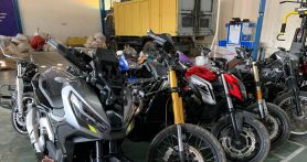 Sebanyak 12 motor ilegal asal Thailand yang gagal diselundupkan kini diamankan sebagai barang bukti oleh Bea Cukai Langsa. Foto: Dokumentasi Humas Bea Cukai - JPNN.com