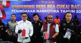 Bea Cukai Batam bersama BNN Provinsi Kepri dan Direktorat Reserse Narkoba Polda Kepri menggelar konferensi pers terkait penindakan narkotika tahun 2025. Foto: Dokumentasi Bea Cukai - JPNN.com