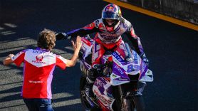 MotoGP 2023: Kena Senggol Marc Marquez, Jorge Martin Cedera di Bagian Ini - JPNN.com