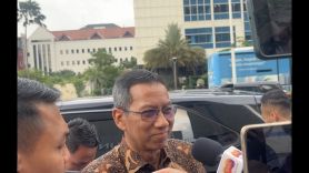 Ditanya Penangkapan Warga Kampung Bayam, Gubernur DKI Jakarta Tersenyum, Naikkan Pundak - JPNN.com