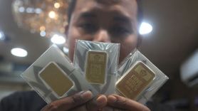 Harga Emas Antam Hari Ini 7 Desember Turun Lagi, Berikut Daftarnya - JPNN.com