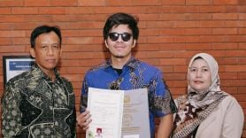 Usia 29 Tahun, Atta Halilintar Akhirnya Dapat Ijazah SMA - JPNN.com