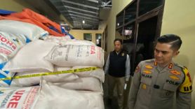 Bongkar Penimbunan 25 Ton Pupuk Subsidi di Garut, Polisi Tetapkan A Jadi Tersangka - JPNN.com