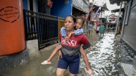 Banjir Rob Menggenangi 6 RT di Marunda dan Pluit Jakarta Utara - JPNN.com