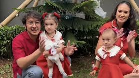 Serunya Nadine dan Dimas Anggara Merayakan Natal Bersama Anak-Anak - JPNN.com