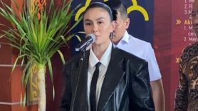 Muncul Seusai Terlibat Polemik Royalti, Agnez Mo Sambangi Kementerian Hukum - JPNN.com