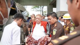 Haji Alim Ditahan Jaksa di Rutan Pakjo Palembang - JPNN.com