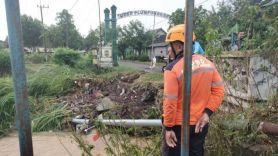 Banjir-Longsor di Madiun Mengakibatkan Satu Orang Hilang - JPNN.com