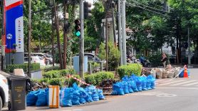 Proyek Galian Kabel Pemkot Bandung Memakan Korban, Pengendara Motor Terluka - JPNN.com