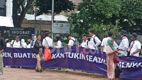 Massa Dosen ASN Kemdiktisaintek Tertahan di Patung Kuda, Tuntutannya Hanya Dua  - JPNN.com