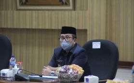 Bupati Cirebon Imron Minta Pemdes Manfaatkan Anggaran Sesuai UU Desa - JPNN.com