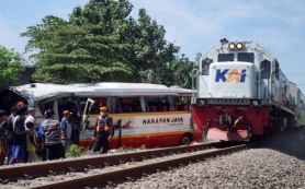 Palang Pintu Perlintasan Lokasi Kecelakaan Bus Harapan Jaya Vs KA Baru Dianggarkan Tahun Ini - JPNN.com