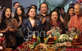 Megawati Soekarnoputri Menyanyikan 2 Lagu Lawas Ini di Sela Perayaan Ulang Tahunnya ke-78 - JPNN.com Jabar