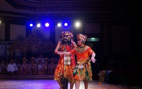 Seniman Lansia Bawakan Tarian Gong Kebyar, Aksinya di Panggung PKB Amazing - JPNN.com Bali