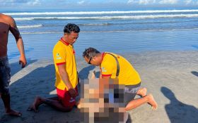 Detik-detik Bule Jerman Tewas Digulung Ombak Pantai Legian, Terdengar Teriakan - JPNN.com Bali