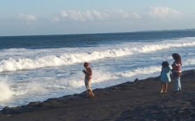 Info BMKG: Tinggi Muka Laut Naik 1,2 Cm per Tahun, Beberapa Pulau Terancam Hilang - JPNN.com Bali