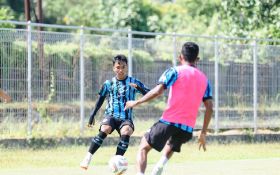 Arema FC Boyong Pemain dari Bali ke Surabaya, Semangat Arkhan Fikri Berlipat - JPNN.com Bali