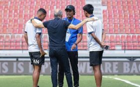 PR Besar Arema FC Jelang Tantang Borneo FC di Bali, Sentil Bola Mati & Penalti - JPNN.com Bali