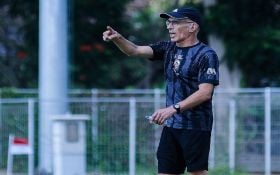 Arema FC Incar 3 Poin Kontra PSS Sleman, Fernando Valente Sentil Zona Degradasi - JPNN.com Bali