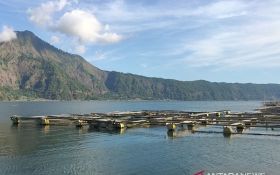 Ekosistem Danau Batur Kintamani Bali Terancam, KLHK Sentil Keramba  - JPNN.com Bali