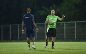 Persib Latihan Malam Menjelang Kontra Bali United, Bojan Hodak Fokus Taktik - JPNN.com Bali