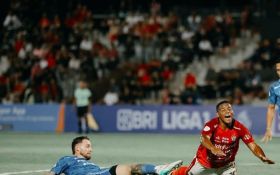 Ratusan Suporter Menyaksikan Laga Bali United vs Persib, Polisi Turun Tangan - JPNN.com Bali