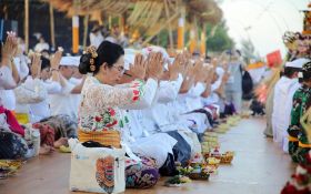 Ritual Melukat dengan Tarian Sakral Mengawali KTT WWF ke-10 di Bali - JPNN.com Bali