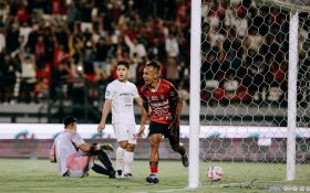 Teco Bungkam Mulut Besar Yogie Nugraha, Persis Kalah Telak dari Bali United - JPNN.com Bali