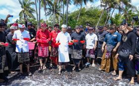 Wayan Koster Tegaskan Adat dan Budaya Itu Prinsipiel Krama Bali   - JPNN.com Bali