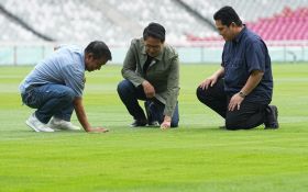 Erick Thohir Cek Rumput SUGBK Menjelang Laga Indonesia vs Jepang, Terbaik - JPNN.com Bali