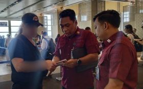 Giliran Imigrasi Tendang Bule Rusia, Pelanggarannya Selama di Bali Bejibun - JPNN.com Bali