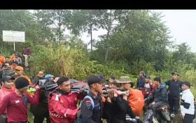 Update 2 Pendaki Tersesat di Gunung Agung Bali! Satu Korban Alami Patah Kaki - JPNN.com Bali