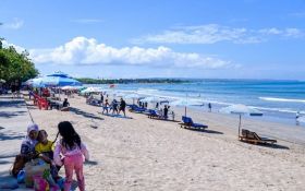 Pesisir Pantai di Bali Potensi Diterjang Gelombang Tinggi, Waspada Malam Tahun Baru! - JPNN.com Bali