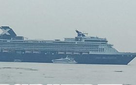 Kapal Pesiar Jumbo MV Celebrity Millennium Singgah di Buleleng, Ada yang Unik - JPNN.com Bali