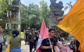 Mahasiswa Bali Turun ke Jalan, BEM Unud Sebut Kebijakan Prabowo Berdampak - JPNN.com Bali