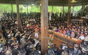 Sopir Lokal Bali Bergerak, Sentil Ojol Pelat Non-DK & Perda Transportasi Pariwisata - JPNN.com Bali