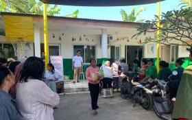 Yayasan SuRCi Berbagi dengan Pengumpul Sampah, 64 Persen Hidup Miskin - JPNN.com Bali