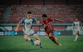 Debut Apik Ananta Krisna Kontra PSIS, Sukses Gantikan Posisi Sang Kakak Kadek Agung - JPNN.com Bali