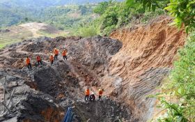 Pencarian 2 Warga Lebak Tertimbun Galian Batu Bara Dihentikan - JPNN.com Banten