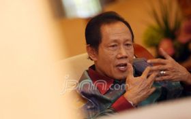 Pernyataan Tegas Bang Yos Soal Kekhawatirannya Andai Gibran Jadi Presiden: Nasib Negara Dipertaruhkan! - JPNN.com Jabar