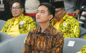 Rocky Gerung Sarankan Jokowi Surati Prabowo agar Gibran Tinggal di IKN - JPNN.com Jakarta